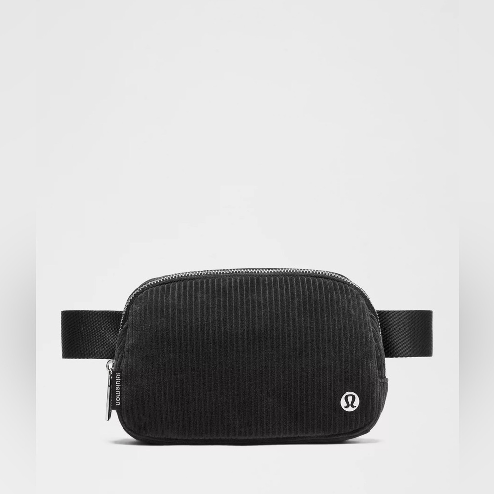 🆕💙 Lululemon Everywhere Belt Bag Corduroy - True Navy